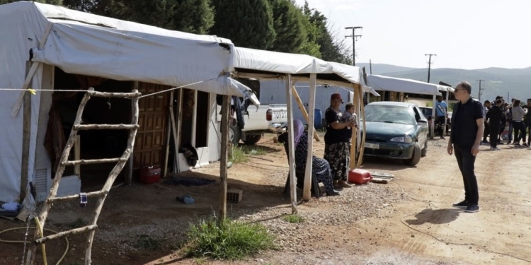 Ο Δήμος Λαμιέων στηρίζει έμπρακτα τον Οικισμό Ρομά στην Καμηλόβρυση