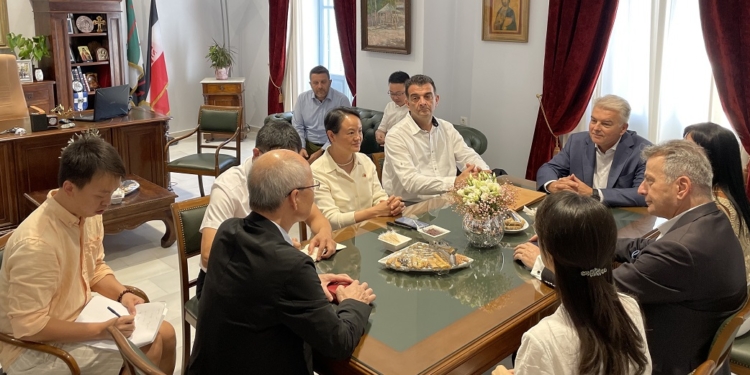 Μνημόνιο συνεργασίας μεταξύ των Δήμων Δελφών και Νινγκμπό