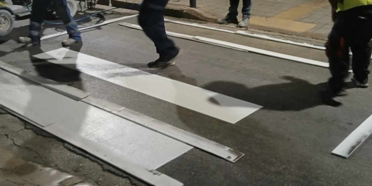 Λαμία: Εργασίες διαγράμμισης διαβάσεων πεζών – Τμηματική διακοπή κυκλοφορίας