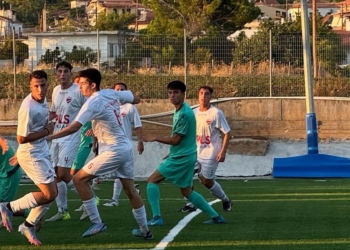 Εγκαίνια με φιλικό αγώνα ποδοσφαίρου στο γήπεδο Μεγαπλατάνου του Δ. Λοκρών