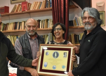 Τιμητική διάκριση στον γιατρό Λουκά Θάνο από την Κοινότητα Πολυδρόσου και τους συλλόγους του χωριού