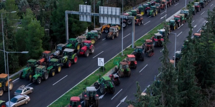 Ανοίγει ο δρόμος στην Εθνική – Συμφωνία Αστυνομίας και αγροτών