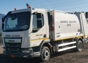 Σε κυκλοφορία από το Δήμο Δελφών δύο νέα απορριμματοφόρα