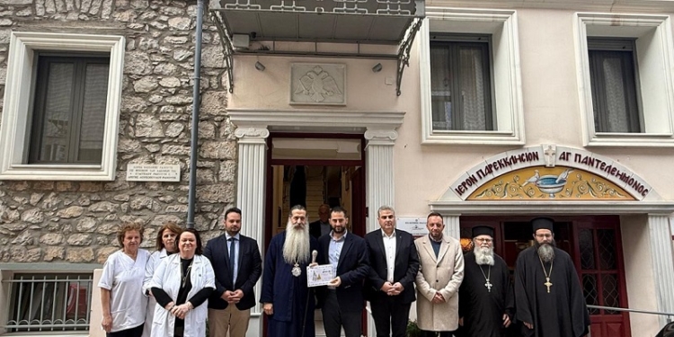 Ο Περιφερειάρχης Φάνης Σπανός κοντά στους φιλοξενούμενους κοινωνικών δομών της Στερεάς