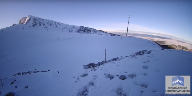 Σε λειτουργία τα Χιονοδρομικά Κέντρα Παρνασσού & Βόρα – Καϊμάκτσαλαν