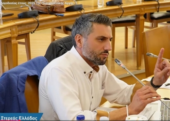 Η κατάργηση των σχολικών επιτροπών δεν είναι μεταρρύθμιση – είναι υποχώρηση