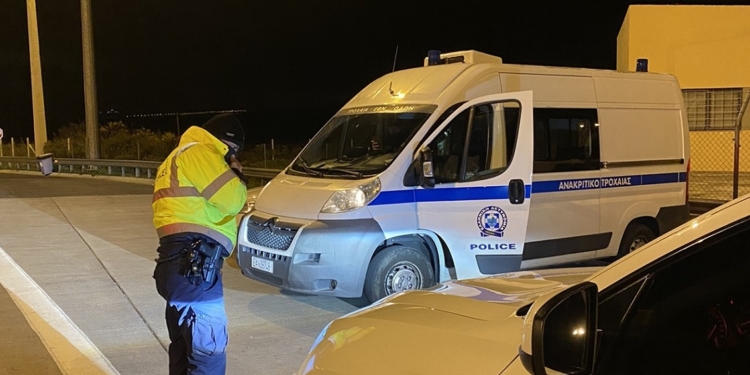 Σύλληψη στα διόδια Αγίας Τριάδας για εκρηκτικά, ναρκωτικά και λαθραίο καπνό