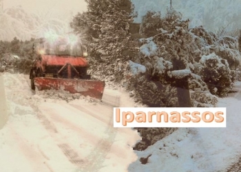 Χιόνια και περιορισμοί στην κυκλοφορία σε δρόμους της Στερεάς Ελλάδας