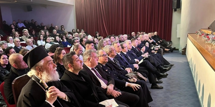 Σε εορταστικό κλίμα η εκδήλωσης κοπής της Πρωτοχρονιάτικης Βασιλόπιτας του Δήμου Δελφών