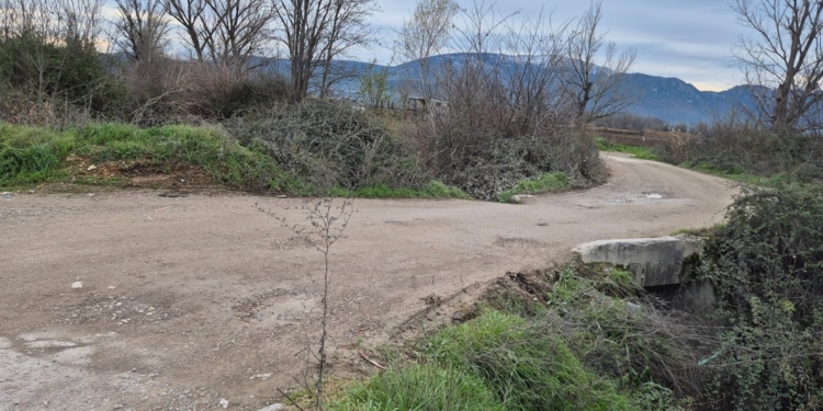 900.000 ευρώ για την κατασκευή γέφυρας επί της οδού Αλίαρτος – Ακραίφνιο (Στροβίκι)