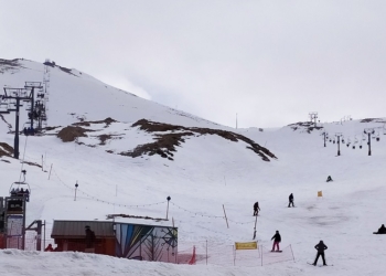 Χ. Κ. Παρνασσού: Σε αναστολή λειτουργίας οι αναβατήρες λόγω ισχυρών ανέμων