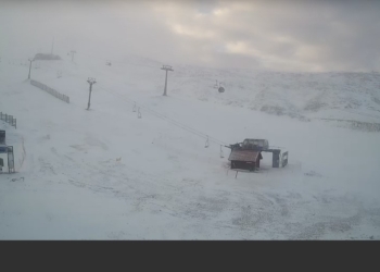 Ανοικτό με ελαφρά χιονόπτωση το Χιονοδρομικό στο Παρνασσό