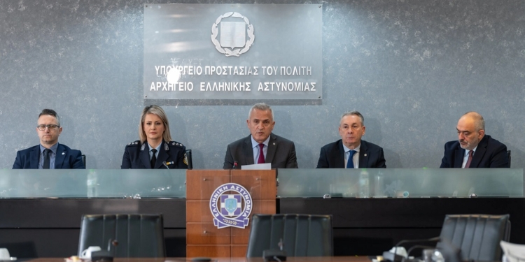 Εξάρθρωση πολυεθνικής σπείρας λαθραίων καπνικών προϊόντων