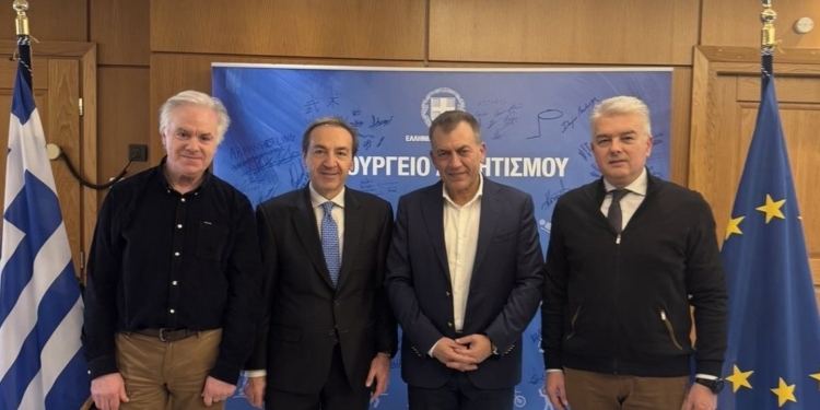 Αναβαθμίζονται οι αθλητικές εγκαταστάσεις της Κοινότητας Δελφών