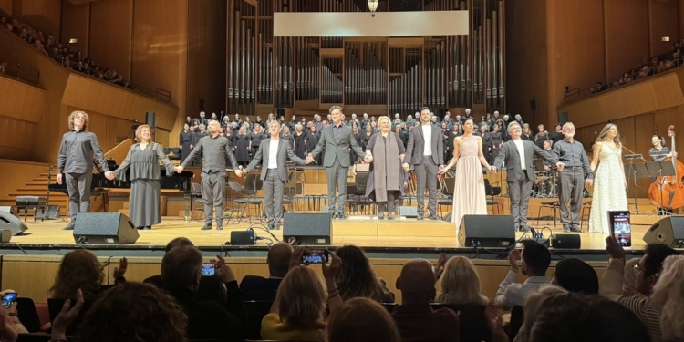 Θερμό χειροκρότημα για το «Στοιχειό της Χάρμαινας» στο Μέγαρο Μουσικής Αθηνών