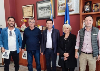 Δωρεά ζωής: Σε Δομοκό και Καμένα Βούρλα οι απινιδωτές
