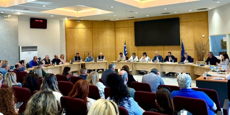 Στο Δημοτικό Συμβούλιο Δ. Δελφών ο Περιφερειάρχης κ. Φάνης Σπανός