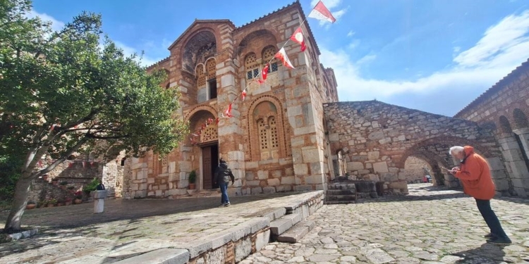 Εκδρομή μνήμης και πολιτισμού σε Δίστομο και Όσιο Λουκά