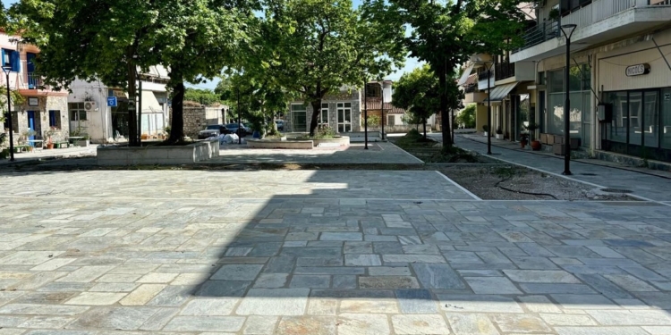 Ανάπλασης της κεντρικής πλατείας Ελάτειας  και το «κοστολογικό» έργο της Δημοτικής Αρχής.