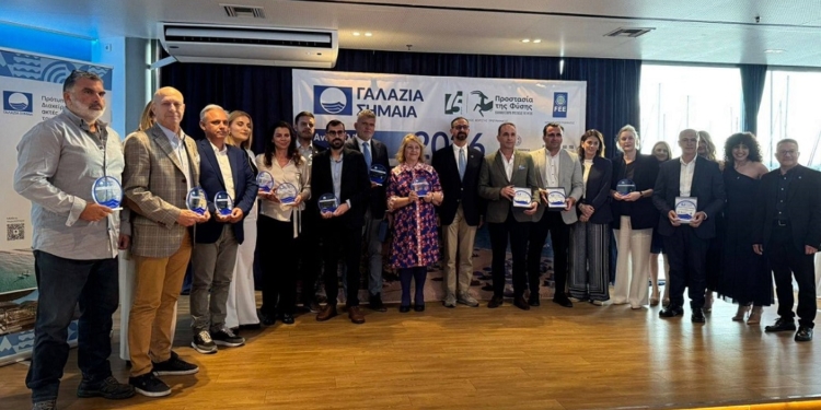35 χρόνια «Γαλάζια Σημαία» για την ακτή Αγίου Ισιδώρου