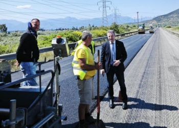 Ξεκινούν νέες εργασίες αποκατάστασης στο οδικό δίκτυο της Φωκίδας