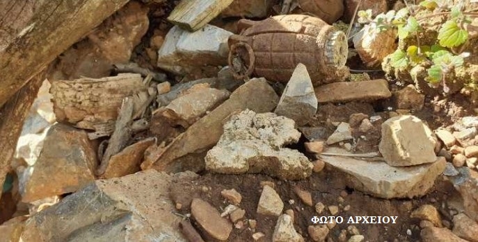 Χειροβομβίδες και παλιά όπλα μέσα σε ξεχασμένο μπαούλο στην Πολύδροσο