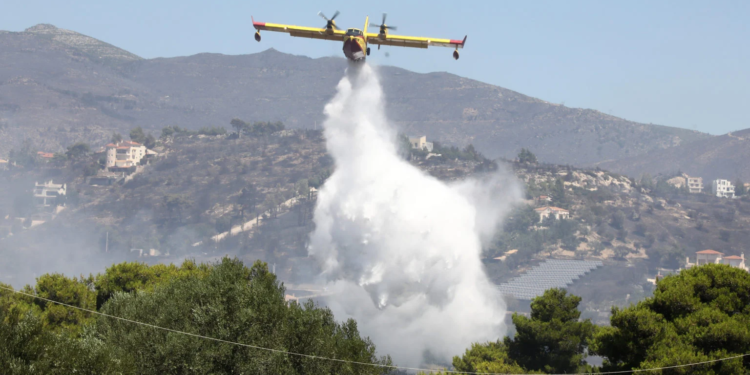 Μήνυμα 112 για άμεση εκκένωση της περιοχής Κατάλυμα λόγω της πυρκαγιάς