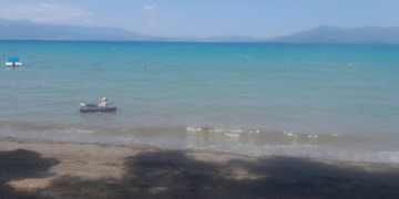 Καμένα Βούρλα: Κατάλληλα τα νερά κολύμβησης – Πού ισχύει απαγόρευση