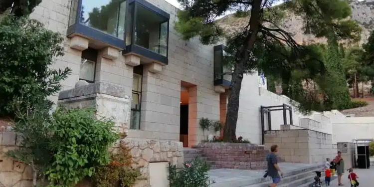 Ιδιωτικοποιείται και το πωλητήριο του Μουσείου των Δελφών!
