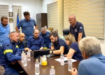 Πυρκαγιά στη Δωρίδα – Συντονισμένη κινητοποίηση όλων των δυνάμεων
