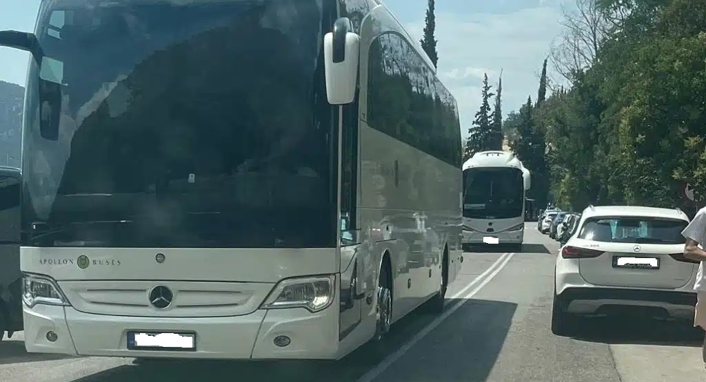 “Παντελής απουσία κάθε αρχής στους Δελφούς”!