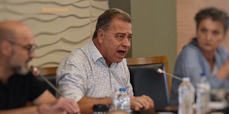 Στα δικαστήρια η κόντρα Δελμούζου – Παρασκευά