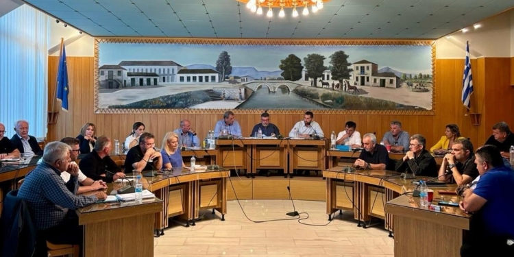 Στο Δημοτικό Συμβούλιο Ορχομενού ο περιφερειάρχης στερεάς Φάνης Σπανός