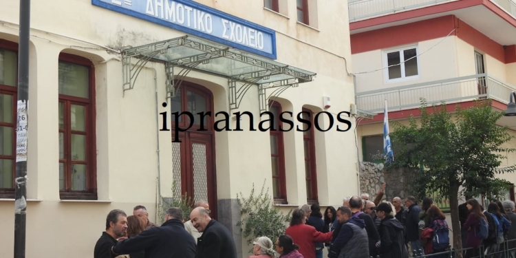 Ζητάμε την προσθήκη Πεσόντων στο μνημείο της Κεντρικής Πλατείας Λιβαδειάς
