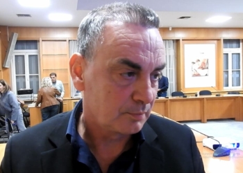 Καραμάνης : Τι απαντά για το φρεάτιο ομβρίων στη Φίλωνος (Video)